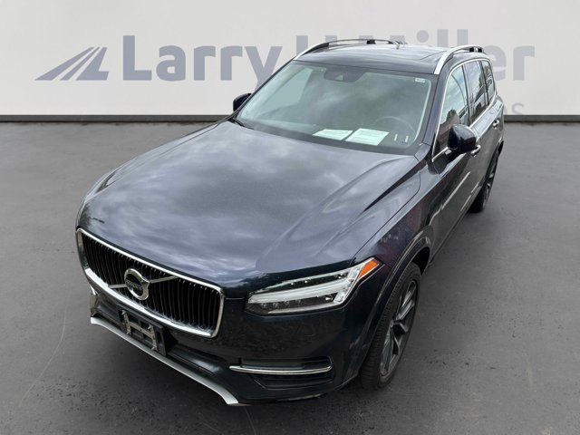 2016 Volvo XC90 T6 Momentum